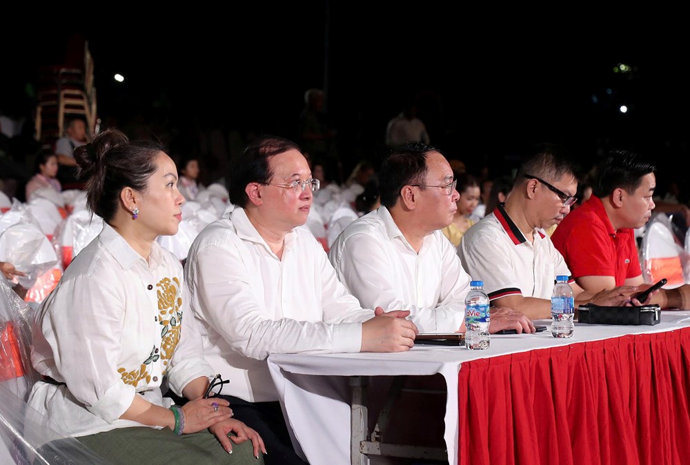 Sẵn sàng cho đêm khai mạc Lễ hội Văn hóa thế giới tại Hà Nội lần thứ hai - ảnh 1