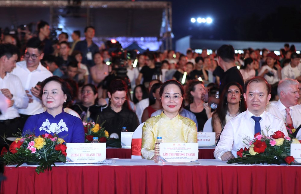 Phó Thủ tướng Phạm Thị Thanh Trà dự khai mạc Lễ hội Văn hóa thế giới tại Hà Nội lần thứ hai - ảnh 1