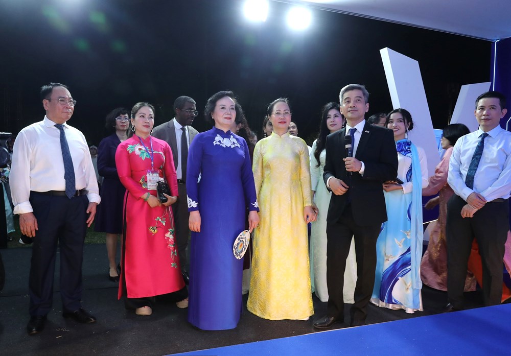 Phó Thủ tướng Phạm Thị Thanh Trà dự khai mạc Lễ hội Văn hóa thế giới tại Hà Nội lần thứ hai - ảnh 4