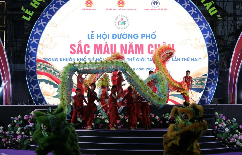 Hà Nội rực rỡ trong sắc màu văn hóa năm châu - ảnh 14