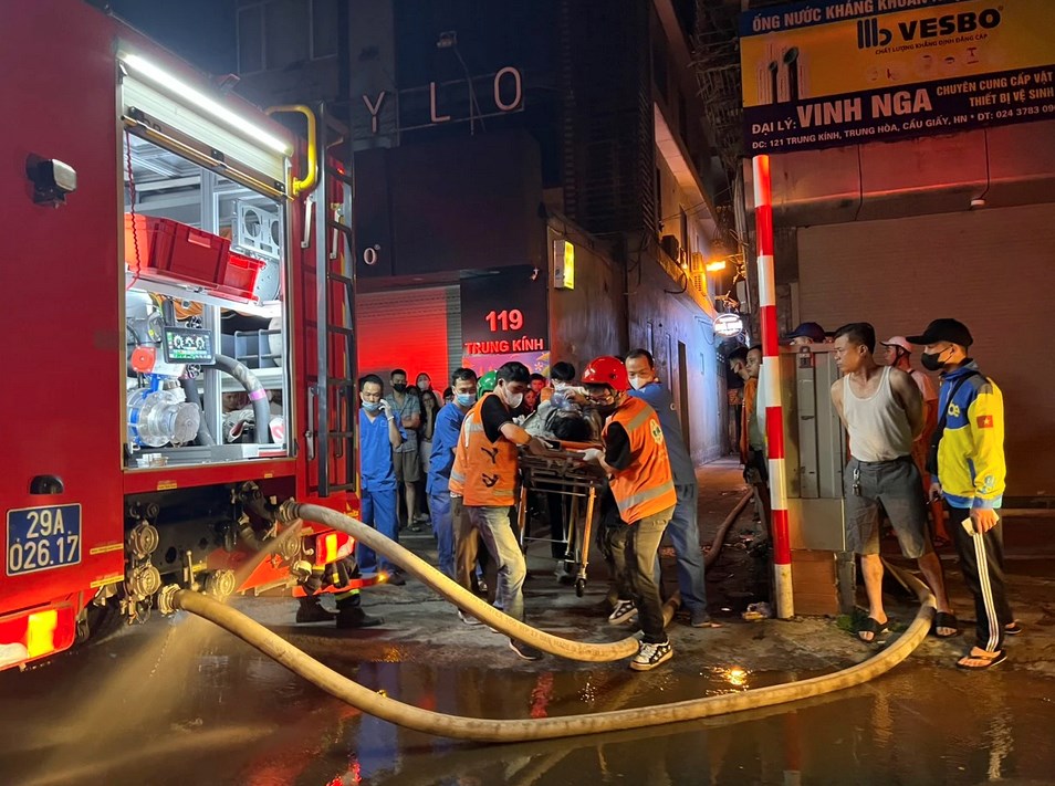 Thủ tướng chỉ đạo khắc phục hậu quả, làm rõ nguyên nhân vụ cháy tại phố Trung Kính - ảnh 2