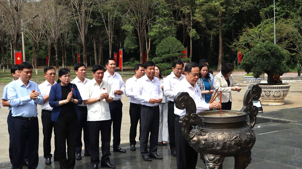 Chủ tịch Quốc hội thăm Khu di tích quốc gia đặc biệt Bộ Chỉ huy miền Tà Thiết - ảnh 2