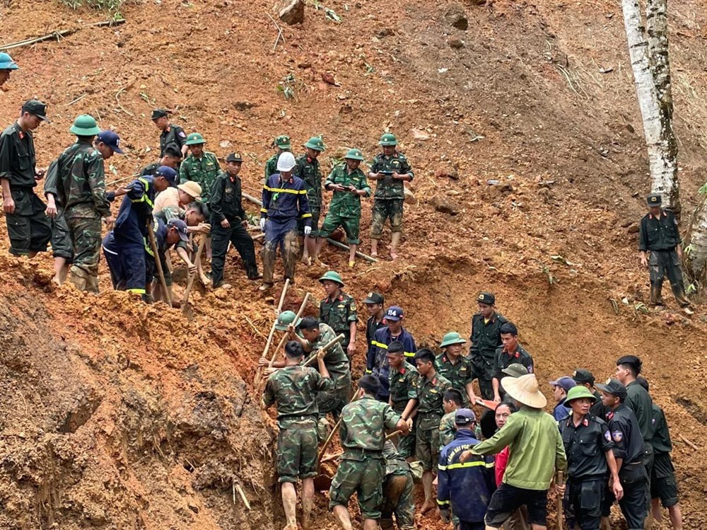 Chủ tịch nước gửi lời chia buồn tới các gia đình bị nạn trong vụ sạt lở ở Hà Giang - ảnh 1