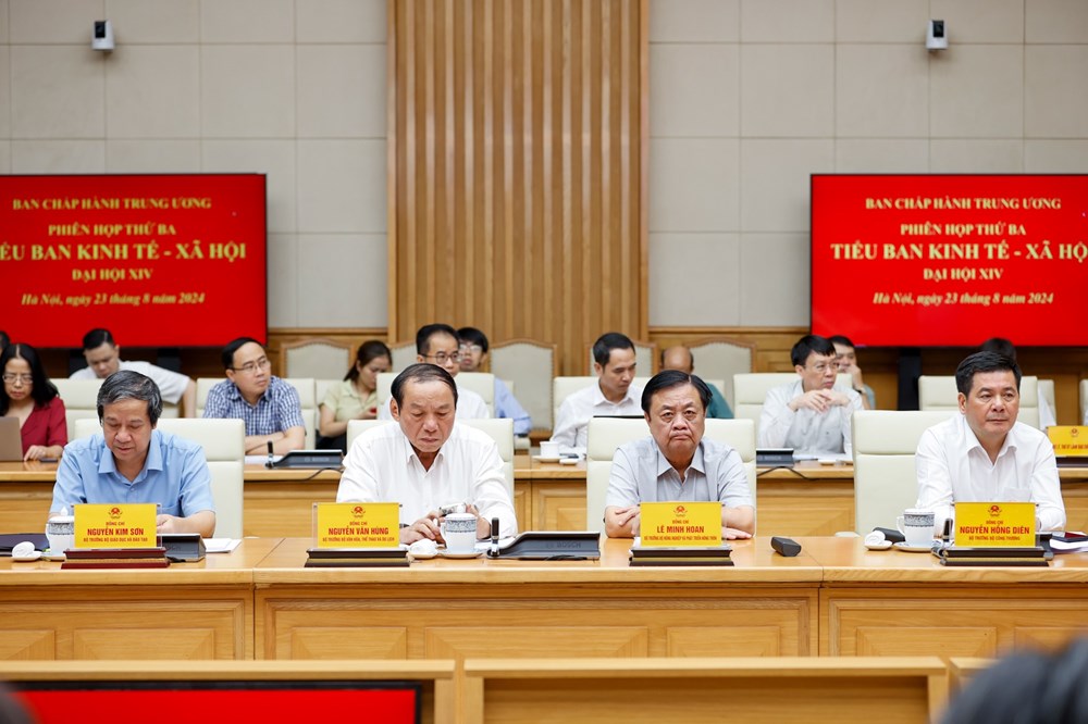 Phát triển văn hóa là nền tảng tinh thần, phát triển mạnh mẽ công nghiệp văn hóa - ảnh 3