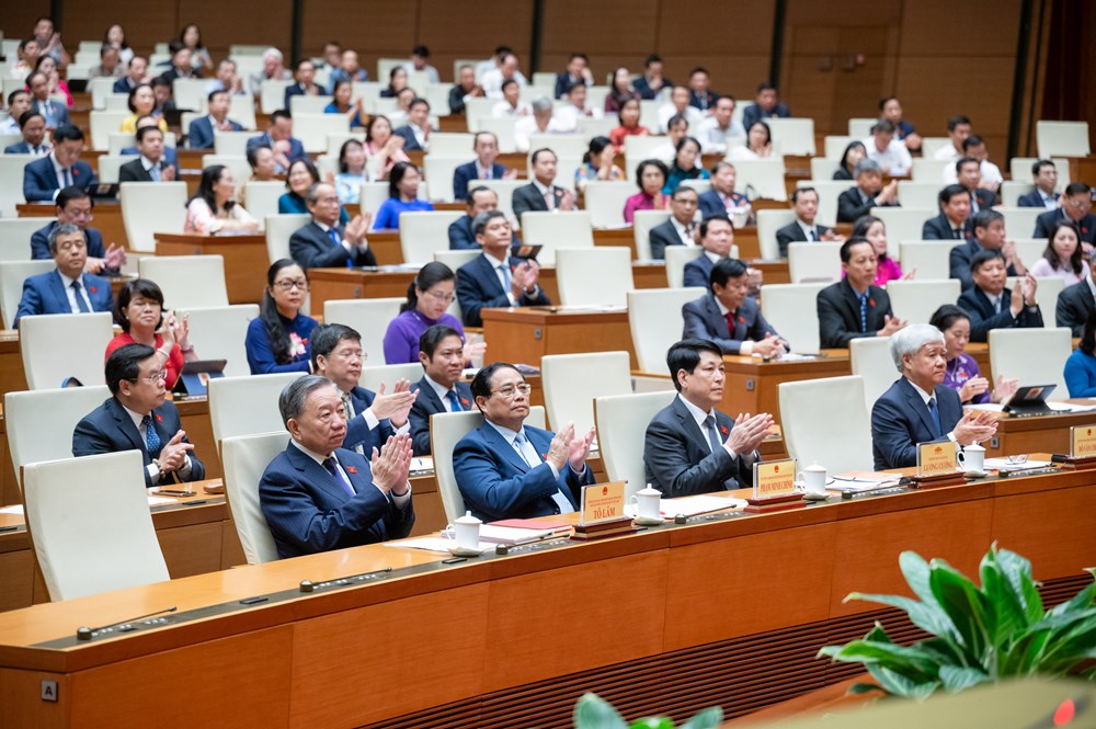 Quốc hội phê chuẩn bổ nhiệm 3 Phó Thủ tướng, 2 Bộ trưởng, bầu Chánh án TANDTC, Viện trưởng VKSNDTC - ảnh 1