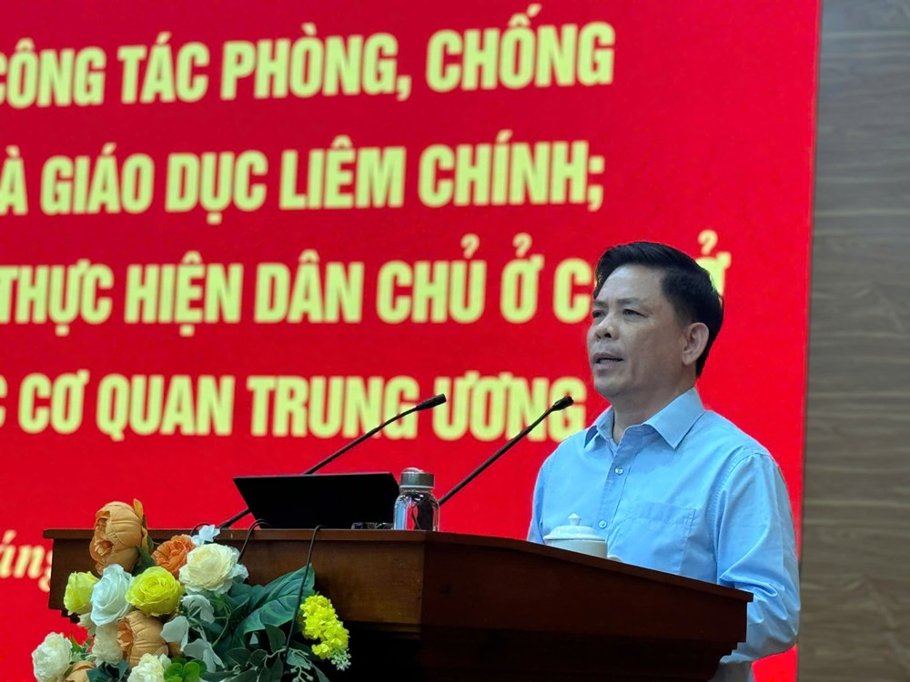 Tập trung xây dựng văn hóa công vụ đối với cán bộ, đảng viên, công chức, viên chức người lao động - ảnh 1