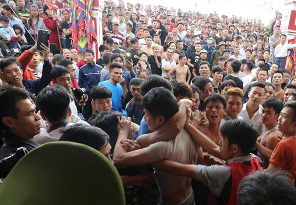 Kịp thời thanh, kiểm tra các điểm điểm nóng, chấn chỉnh những hiện tượng phản cảm tại lễ hội - ảnh 1