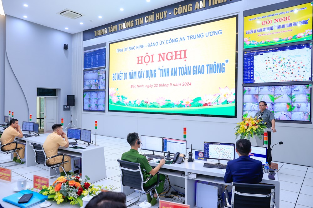 Thủ tướng dự Hội nghị sơ kết một năm mô hình “Tỉnh an toàn giao thông” đầu tiên trên cả nước - ảnh 2