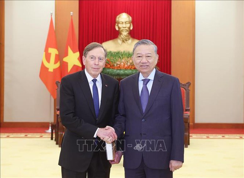 Tổng Bí thư Tô Lâm tiếp Đại tướng David Petraeus - ảnh 1