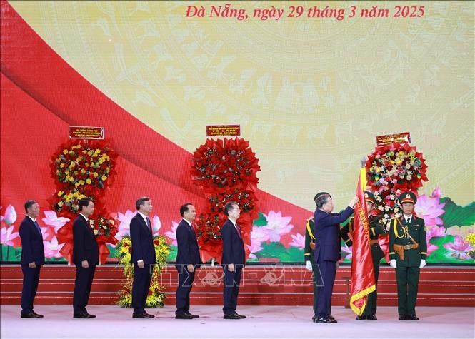 Tổng Bí thư Tô Lâm dự Lễ kỷ niệm 95 năm Ngày thành lập Đảng bộ thành phố và 50 năm Ngày Giải phóng thành phố Đà Nẵng - ảnh 1