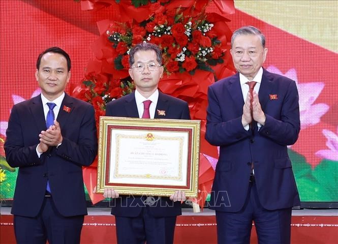 Tổng Bí thư Tô Lâm dự Lễ kỷ niệm 95 năm Ngày thành lập Đảng bộ thành phố và 50 năm Ngày Giải phóng thành phố Đà Nẵng - ảnh 2