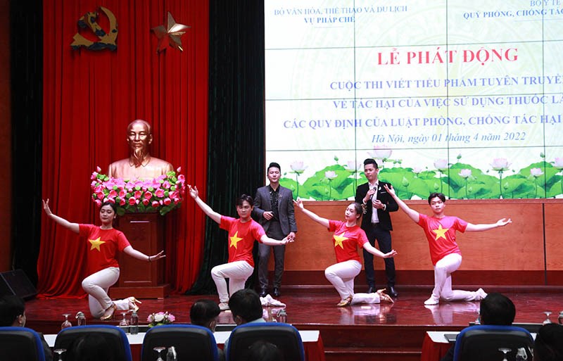 Tổ chức Chương trình biểu diễn nghệ thuật tuyên truyền phòng, chống tác hại của thuốc lá - ảnh 1