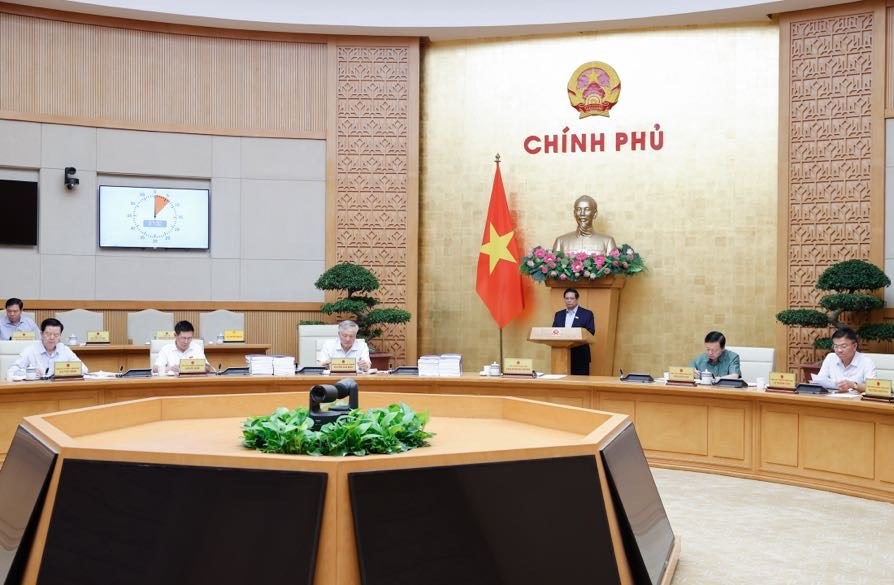 Thủ tướng chủ trì phiên họp Chính phủ về sắp xếp, tổ chức lại đơn vị hành chính và tổ chức chính quyền địa phương 2 cấp - ảnh 1