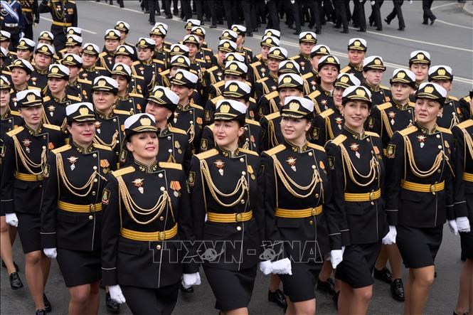 Tổng Bí thư Tô Lâm và phu nhân dự Lễ duyệt binh kỷ niệm 80 năm Ngày Chiến thắng trong Chiến tranh Vệ quốc vĩ đại tại Moskva - ảnh 3