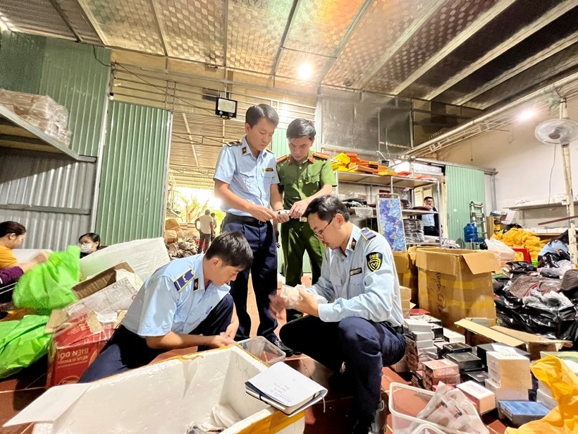Tháng cao điểm ngăn chặn, đẩy lùi buôn lậu, gian lận thương mại - ảnh 1