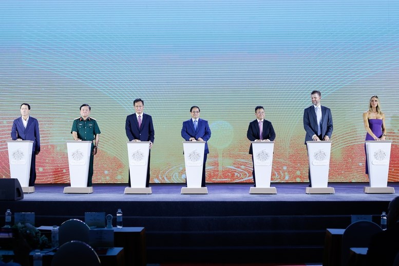 Thủ tướng dự lễ khởi công dự án 1,5 tỉ USD của Tập đoàn Trump Organization tại Hưng Yên - ảnh 1