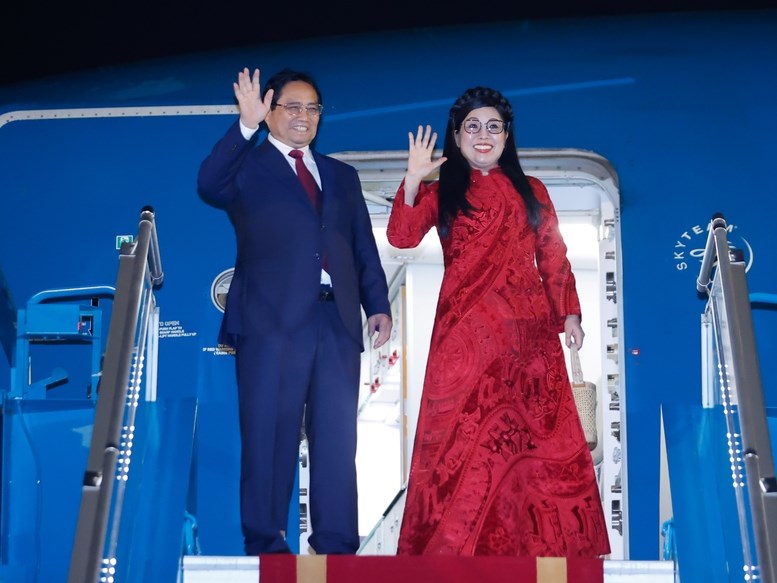 Thủ tướng Phạm Minh Chính lên đường thăm Malaysia và dự Hội nghị Cấp cao ASEAN 46 - ảnh 1