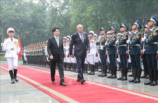 Chủ tịch nước Lương Cường chủ trì lễ đón chính thức Tổng thống Hungary - ảnh 2