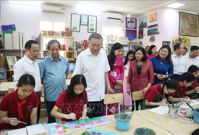 Tổng Bí thư Tô Lâm thăm hai trường học chuyên biệt tại Hà Nội - ảnh 1