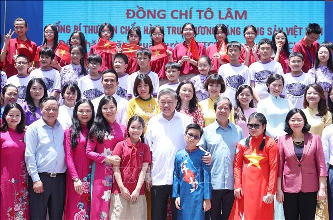 Tổng Bí thư Tô Lâm thăm hai trường học chuyên biệt tại Hà Nội - ảnh 6