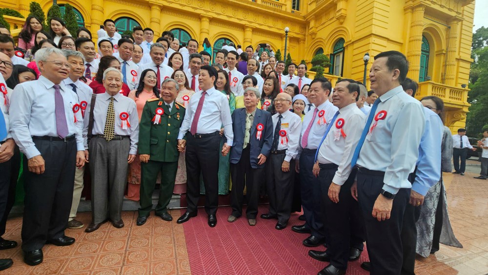 Báo chí không chỉ là người đồng hành mà còn là người xung kích, dự báo sự vận động và phát triển của cuộc sống - ảnh 1