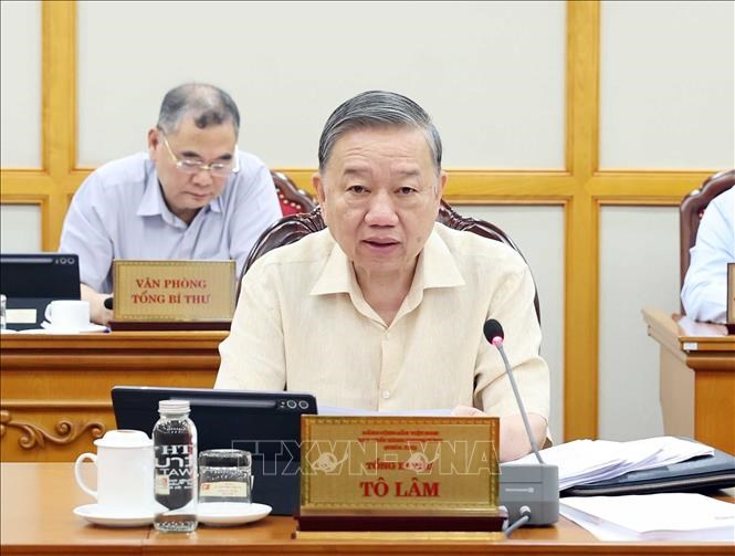 Kịp thời tháo gỡ khó khăn, vướng mắc khi vận hành bộ máy mới - ảnh 1