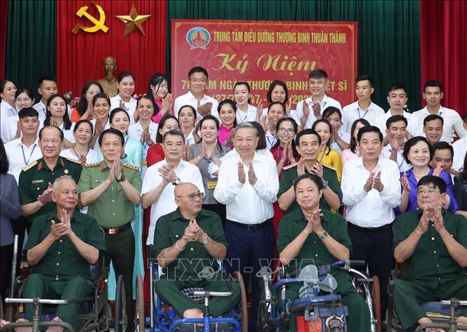 Người có công là tài sản quý, là biểu tượng của ý chí, nghị lực Việt Nam - ảnh 4
