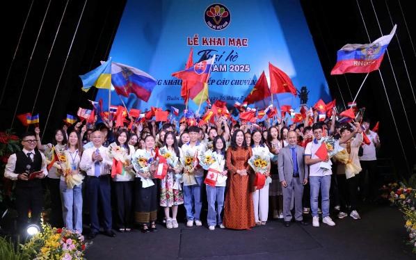 Tuổi trẻ kiều bào “Cùng nhau viết tiếp câu chuyện hòa bình” - ảnh 2