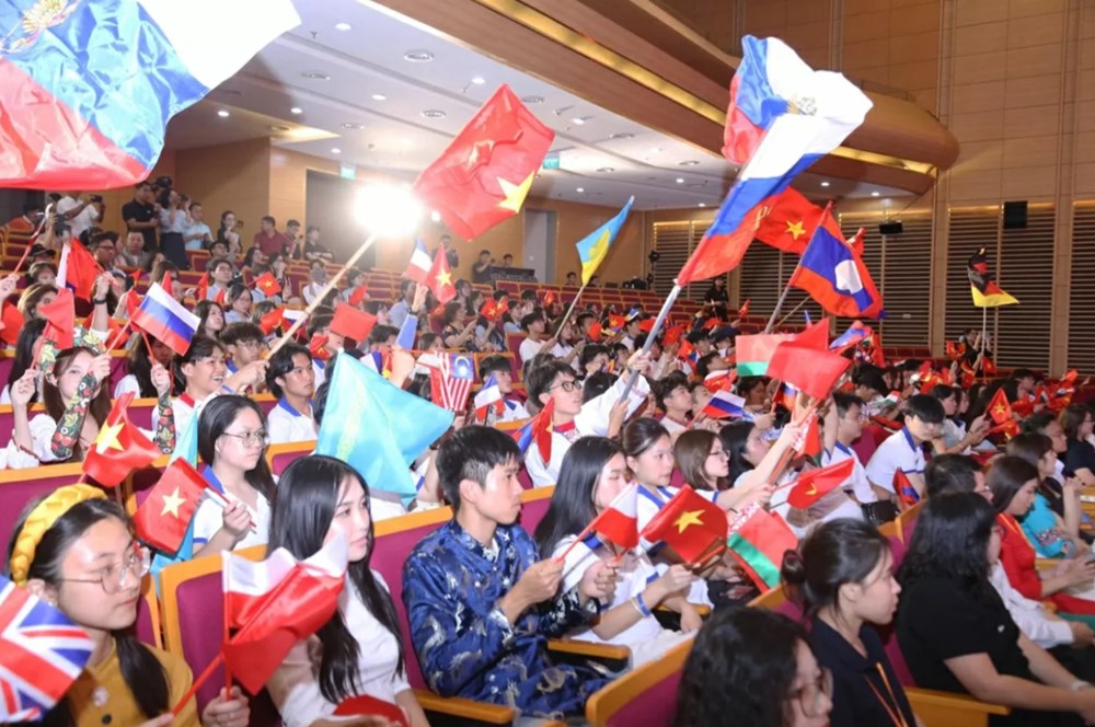 Thanh niên kiều bào giữ gìn bản sắc văn hóa, vun đắp thêm tình yêu quê hương đất nước - ảnh 3