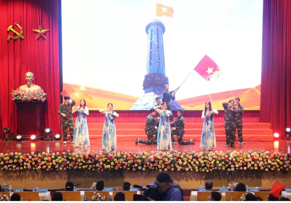 Thanh niên kiều bào giữ gìn bản sắc văn hóa, vun đắp thêm tình yêu quê hương đất nước - ảnh 4