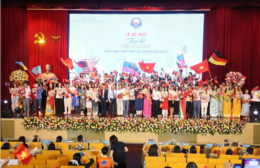 Thanh niên kiều bào giữ gìn bản sắc văn hóa, vun đắp thêm tình yêu quê hương đất nước - ảnh 1