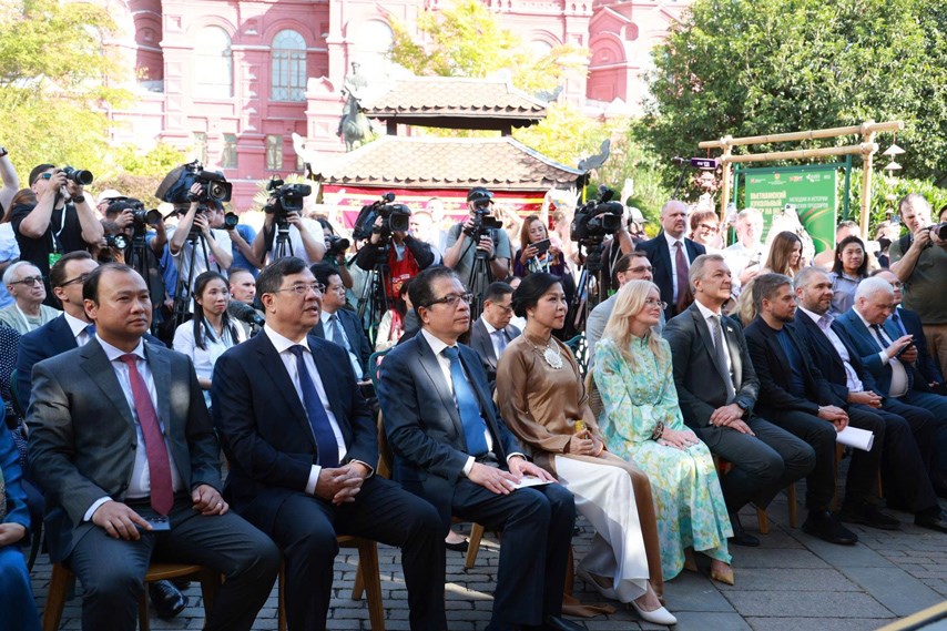 Lần đầu tiên trước Quảng trường Đỏ tràn ngập sắc màu và phong vị văn hóa Việt - ảnh 1