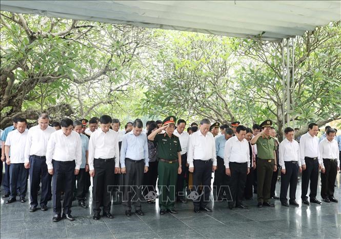 Tổng Bí thư Tô Lâm dâng hương tưởng niệm các Anh hùng, Liệt sĩ tại Điện Biên - ảnh 5