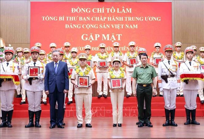 Thi đua vì an ninh Tổ quốc có ở từng người, từ trong suy nghĩ, hành động và mọi công việc hàng ngày - ảnh 4