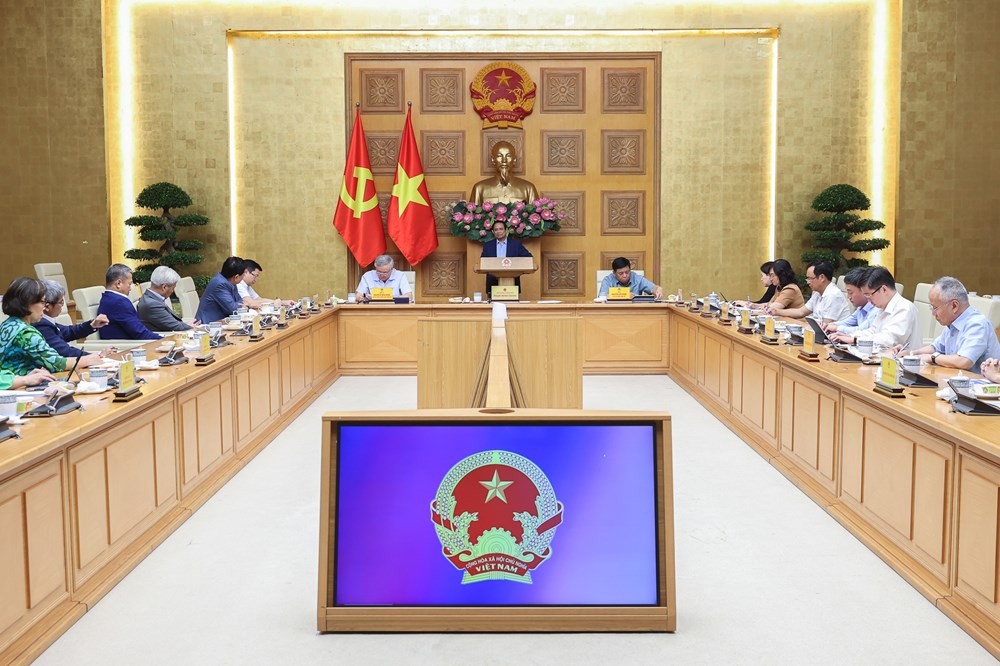 Thủ tướng làm việc với Ban Nghiên cứu phát triển kinh tế tư nhân - ảnh 1
