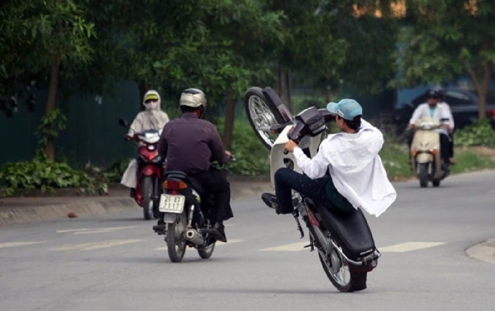 Nghiên cứu bổ sung hình thức xử phạt lao động công ích đối với người vi phạm giao thông - ảnh 1