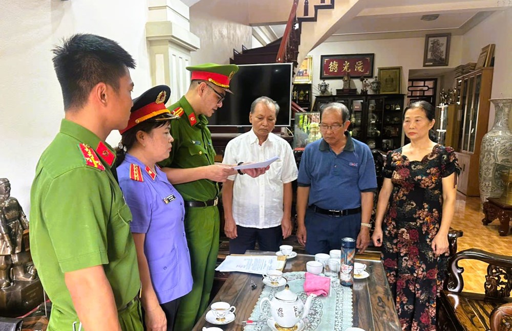 Khai trừ Đảng 2 cựu Phó Chủ tịch tỉnh Thanh Hóa - ảnh 2