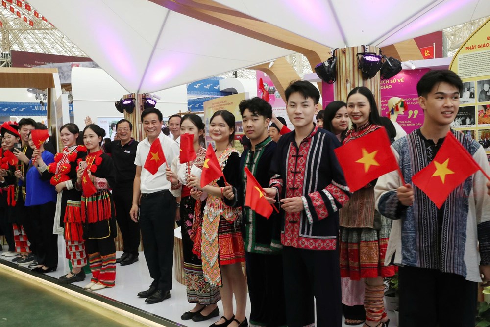 Tặng 100.000 đồng/người cho toàn dân ăn Tết Độc lập - ảnh 1