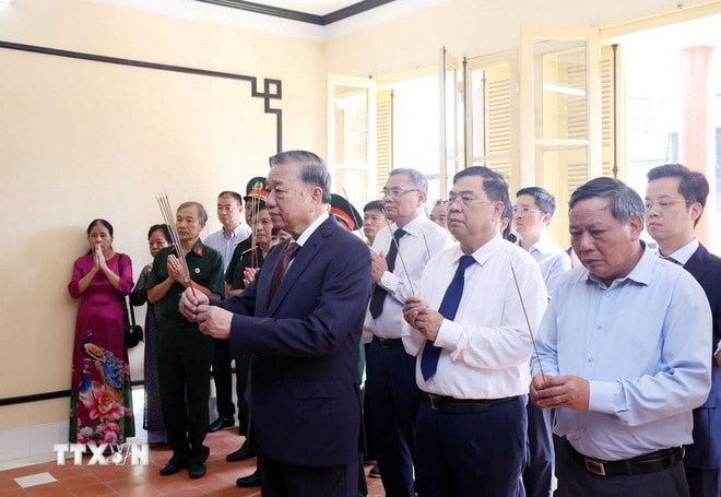 Tổng Bí thư Tô Lâm dâng hương tại Di tích số 48 Hàng Ngang - ảnh 2