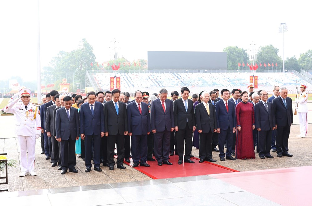 Lãnh đạo Đảng, Nhà nước vào Lăng viếng Chủ tịch Hồ Chí Minh nhân dịp 80 năm Quốc khánh 2.9 - ảnh 3