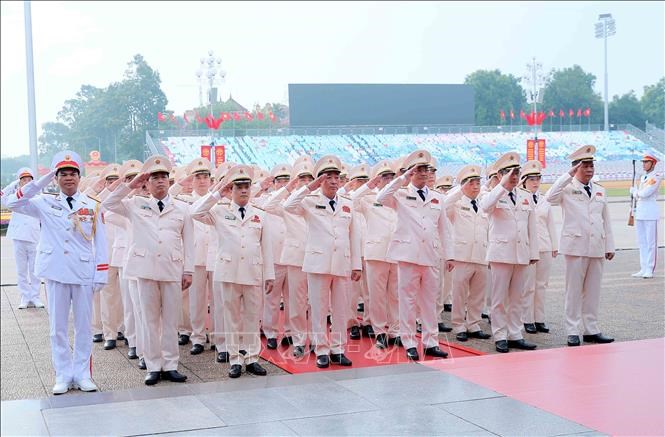 Lãnh đạo Đảng, Nhà nước vào Lăng viếng Chủ tịch Hồ Chí Minh nhân dịp 80 năm Quốc khánh 2.9 - ảnh 5