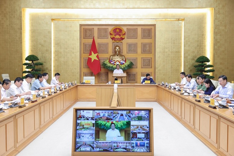 Khẩn trương khắc phục hậu quả bão số 10, chuẩn bị ứng phó với bão số 11  - ảnh 1