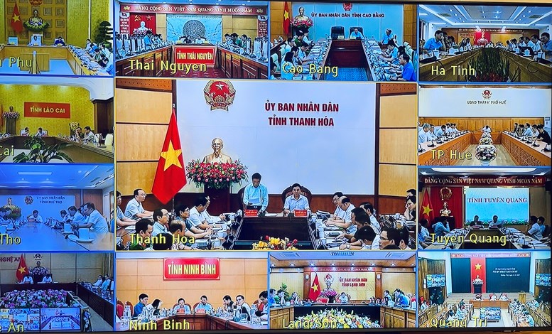 Khẩn trương khắc phục hậu quả bão số 10, chuẩn bị ứng phó với bão số 11  - ảnh 2