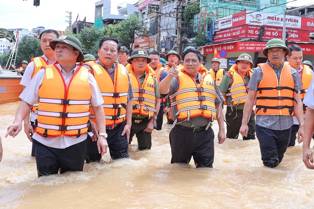Thủ tướng thăm hỏi người dân, chỉ đạo khắc phục hậu quả mưa lũ tại Thái Nguyên - ảnh 1