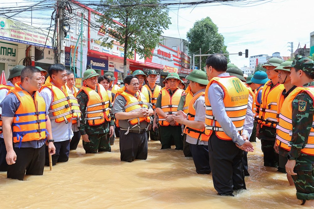 Thủ tướng thăm hỏi người dân, chỉ đạo khắc phục hậu quả mưa lũ tại Thái Nguyên - ảnh 2