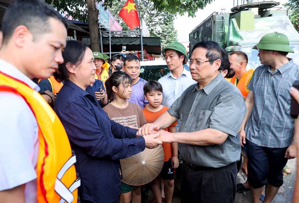 Thủ tướng thăm hỏi người dân, chỉ đạo khắc phục hậu quả mưa lũ tại Thái Nguyên - ảnh 3