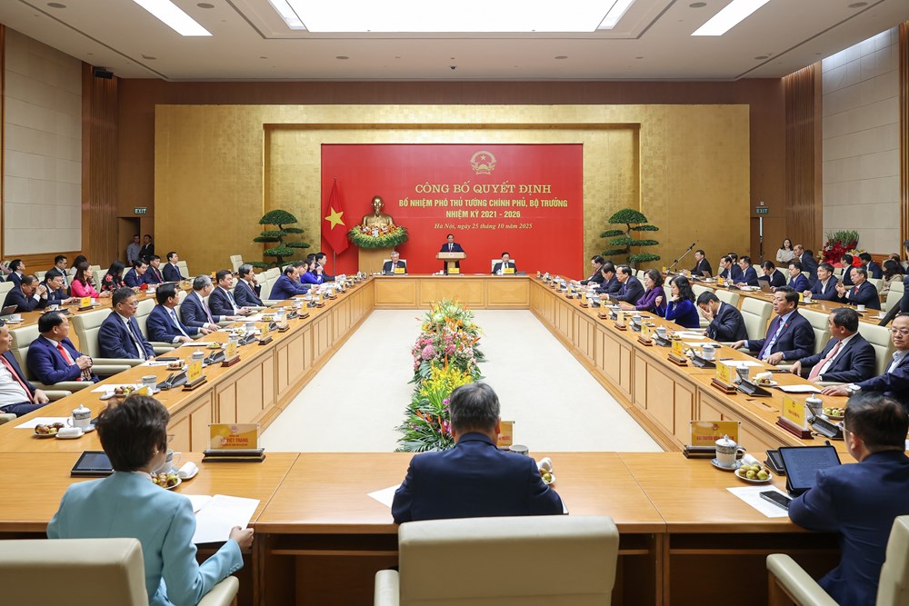 Thủ tướng trao quyết định bổ nhiệm và giao nhiệm vụ cho 2 Phó Thủ tướng, 3 Bộ trưởng - ảnh 3