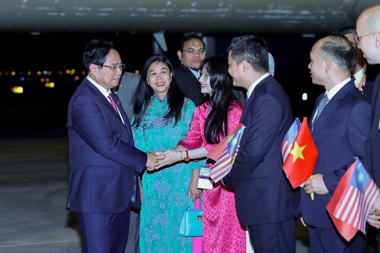 Thủ tướng Phạm Minh Chính tới Kuala Lumpur, bắt đầu chuyến công tác dự Hội nghị Cấp cao ASEAN lần thứ 47 - ảnh 3