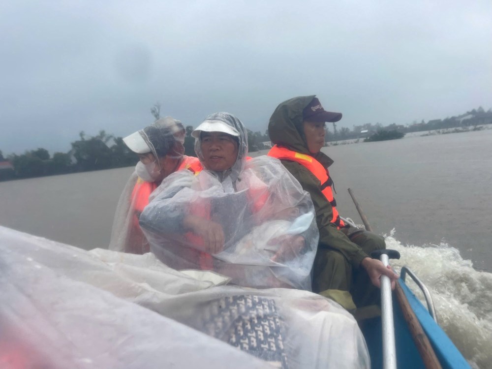 Quyết tâm ứng phó, khắc phục hậu quả thiên tai, bảo vệ, hỗ trợ, giúp đỡ nhân dân - ảnh 1