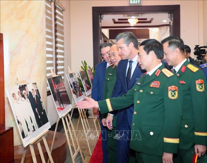 Bộ trưởng Bộ Chiến tranh Hoa Kỳ thăm chính thức Việt Nam - ảnh 9